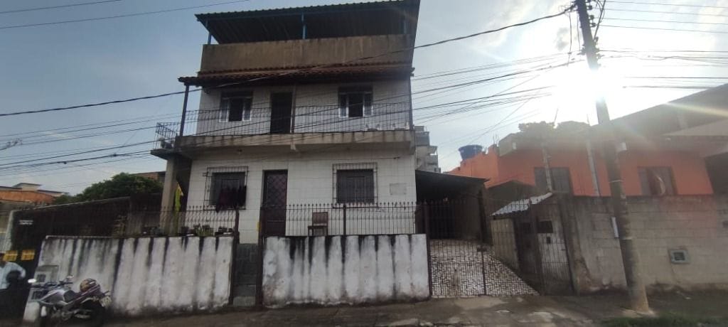 Sobrado à Venda em Santos Dumont