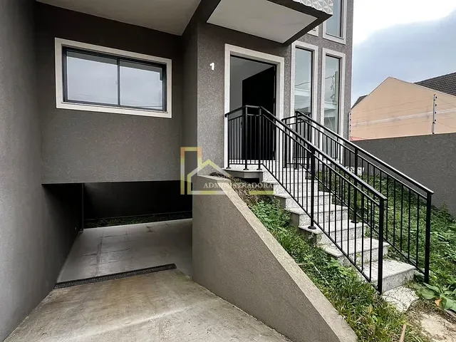 Sobrado com 175m² 3 quartos e 3 banheiros, para alugar, no bairro Vista Alegre em Curitiba