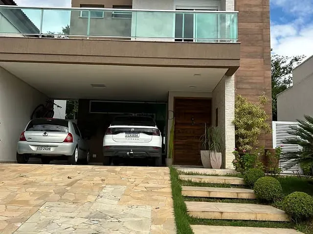 Sobrado com 300m² 4 quartos e 3 banheiros, à venda, no bairro Parque Residencial Itapeti em Mogi das Cruzes