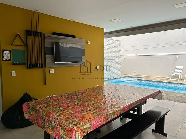 Sobrado com 300m² 4 quartos e 3 banheiros, à venda, no bairro Parque Residencial Itapeti em Mogi das Cruzes