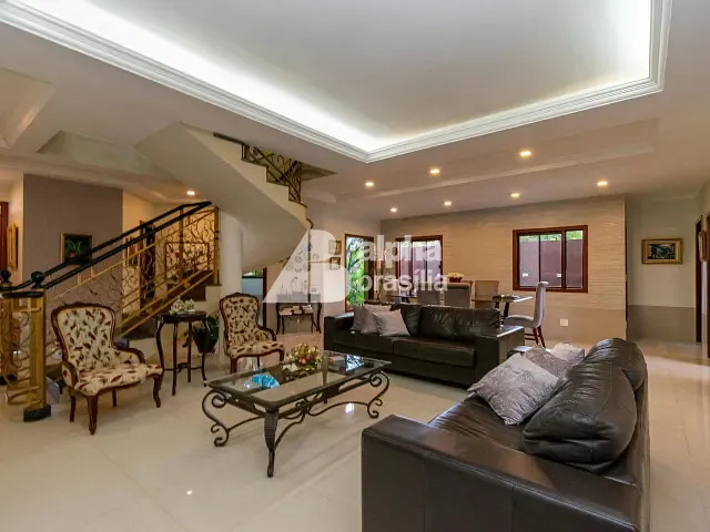 Sobrado com 1002m² 5 quartos e 6 banheiros, à venda, no bairro Grande Colorado (Sobradinho) em Brasília