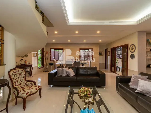 Sobrado com 1002m² 5 quartos e 6 banheiros, à venda, no bairro Grande Colorado (Sobradinho) em Brasília