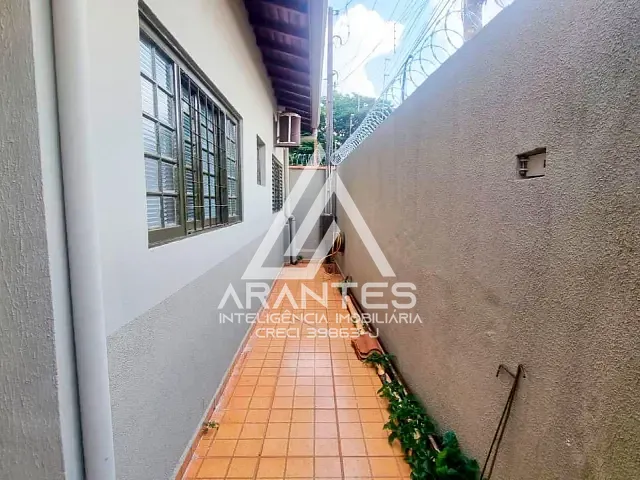 Sobrado 3 quartos e 2 banheiros, para alugar, no bairro Bela Vista em Barretos