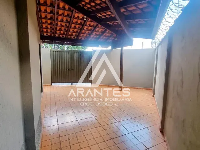 Sobrado 3 quartos e 2 banheiros, para alugar, no bairro Bela Vista em Barretos
