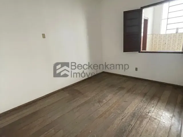 Sobrado com 230m² 5 quartos e 3 banheiros, à venda, no bairro Retiro em Volta Redonda