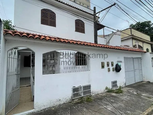 Sobrado com 230m² 5 quartos e 3 banheiros, à venda, no bairro Retiro em Volta Redonda