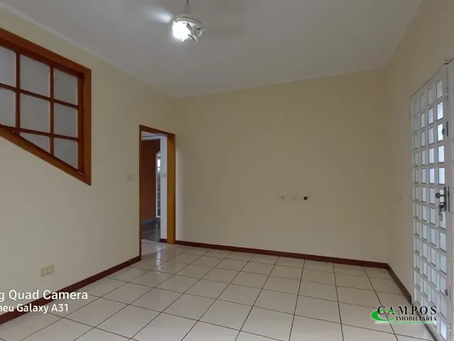 Sobrado 3 quartos e 4 banheiros, à venda, no bairro Santos Dumont em Três Lagoas