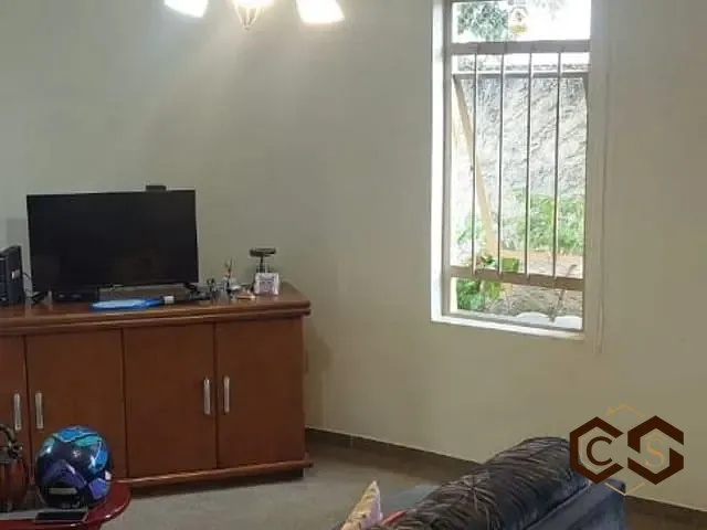 Sobrado com 180m² 4 quartos e 2 banheiros, à venda, no bairro Parque São Lourenço em Indaiatuba