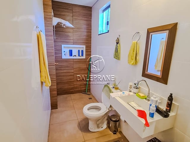 Sobrado com 178m² 3 quartos e 4 banheiros, à venda, no bairro Guará II em Brasília
