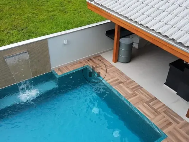 Sobrado com 375m² 5 quartos e 7 banheiros, à venda, no bairro Lagoinha em Ubatuba