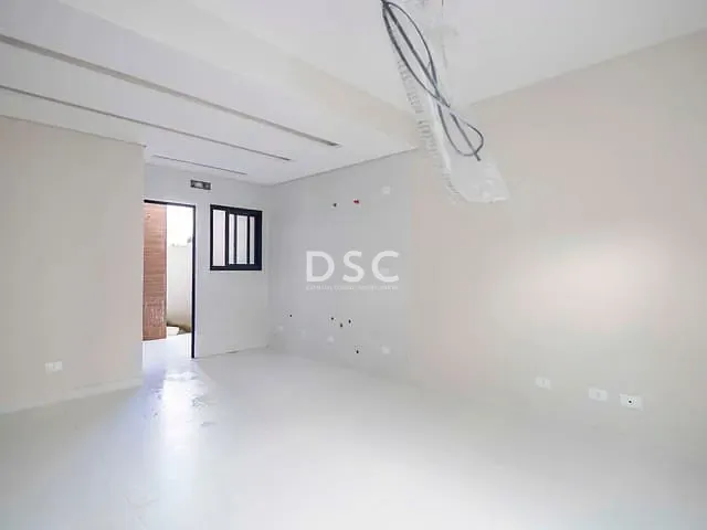 Sobrado 3 quartos e 3 banheiros, à venda, no bairro Barreirinha em Curitiba