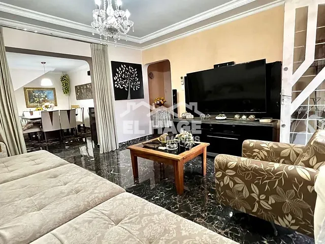 Sobrado com 405m² 5 quartos e 5 banheiros, à venda, no bairro Cidade Alta em Cuiabá
