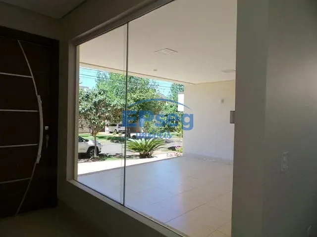 Sobrado com 300m² 4 quartos e 4 banheiros, à venda, no bairro Esperança em Londrina