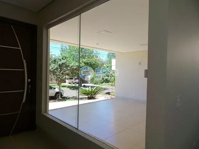 Sobrado com 300m² 4 quartos e 4 banheiros, à venda, no bairro Esperança em Londrina