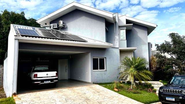 Sobrado com 558m² 4 quartos e 6 banheiros, à venda, no bairro Condomínio Petit Ville em Londrina