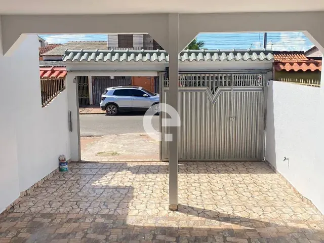 Sobrado 4 quartos e 2 banheiros, à venda, no bairro Mapiri em Santarém