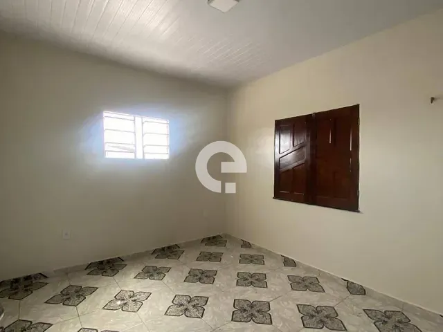 Sobrado 4 quartos e 2 banheiros, à venda, no bairro Mapiri em Santarém