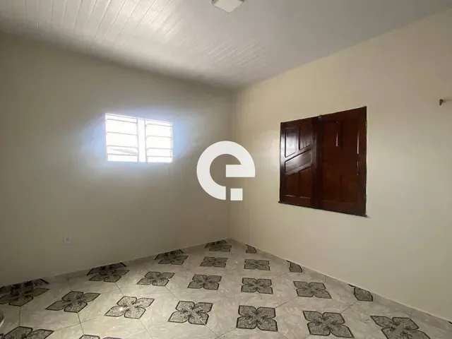 Sobrado 4 quartos e 2 banheiros, à venda, no bairro Mapiri em Santarém