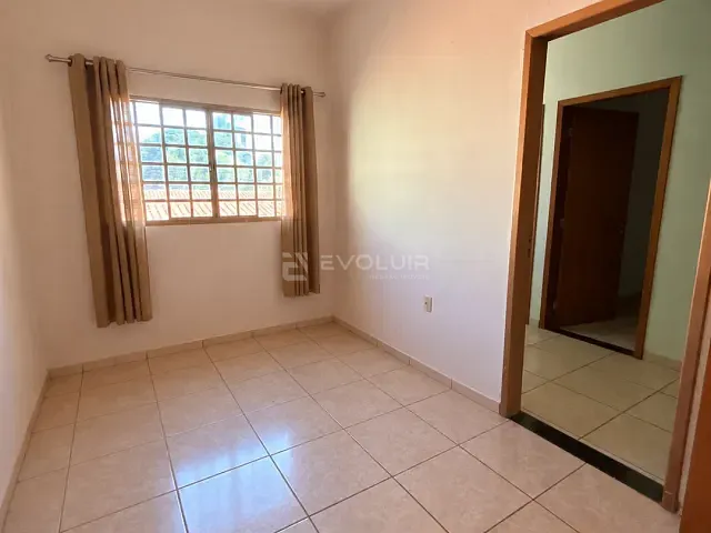 Sobrado à venda, no bairro Setor Oeste em Goiânia