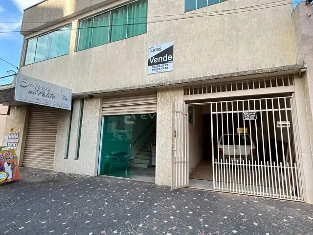 Sobrado à venda, no bairro Setor Oeste em Goiânia