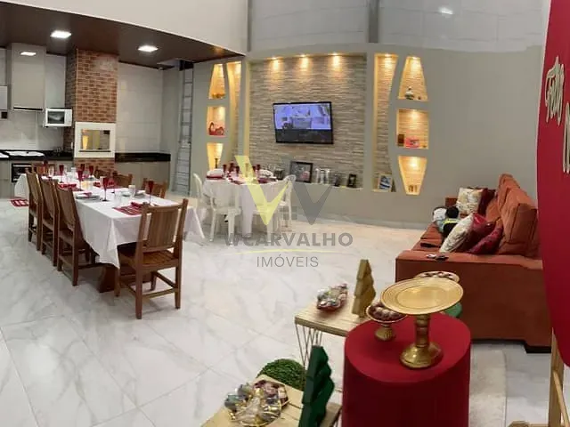 Sobrado com 300m² 3 quartos e 2 banheiros, à venda, no bairro Villa Bela em Anápolis