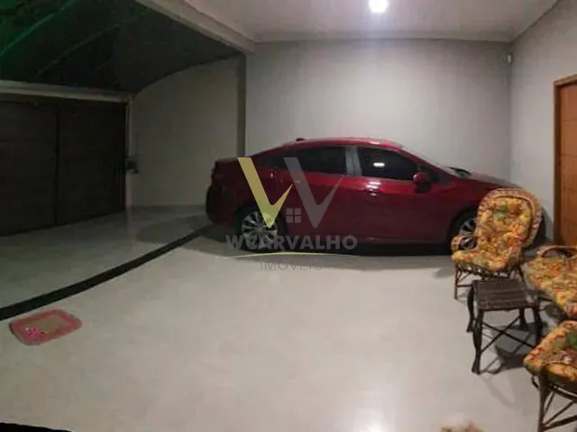 Sobrado com 300m² 3 quartos e 2 banheiros, à venda, no bairro Villa Bela em Anápolis