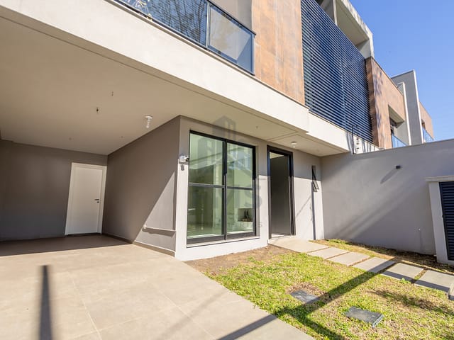 Sobrado com 239m² 3 quartos e 4 banheiros, à venda, no bairro Água Verde em Curitiba