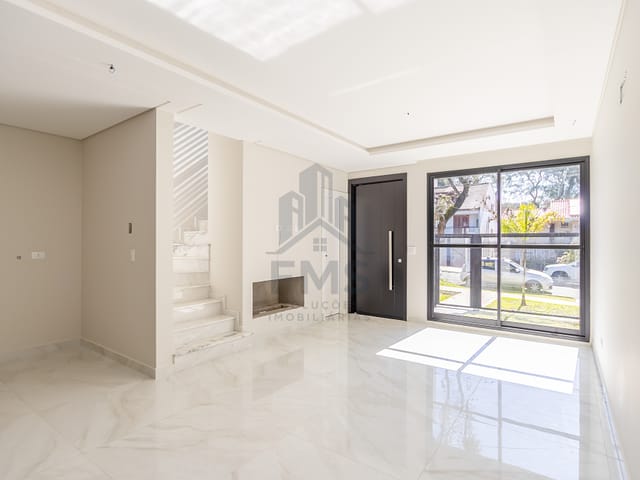 Sobrado com 239m² 3 quartos e 4 banheiros, à venda, no bairro Água Verde em Curitiba