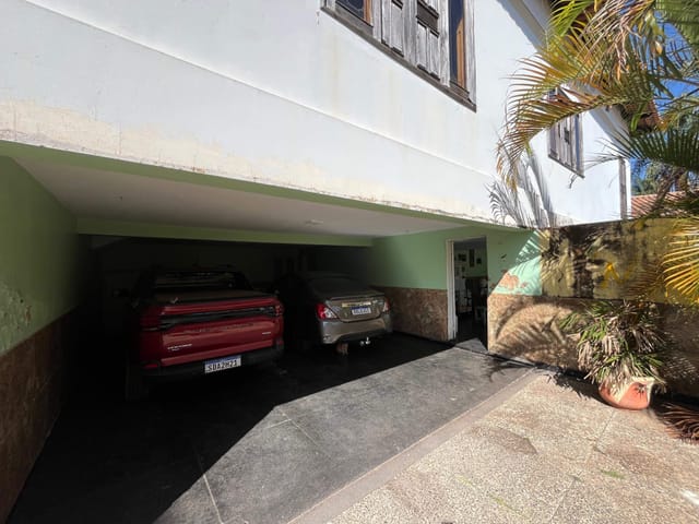 Sobrado com 937m² 6 quartos e 2 banheiros, à venda, no bairro Setor Jaó em Goiânia