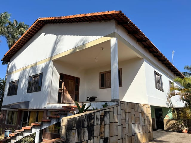 Sobrado com 937m² 6 quartos e 2 banheiros, à venda, no bairro Setor Jaó em Goiânia