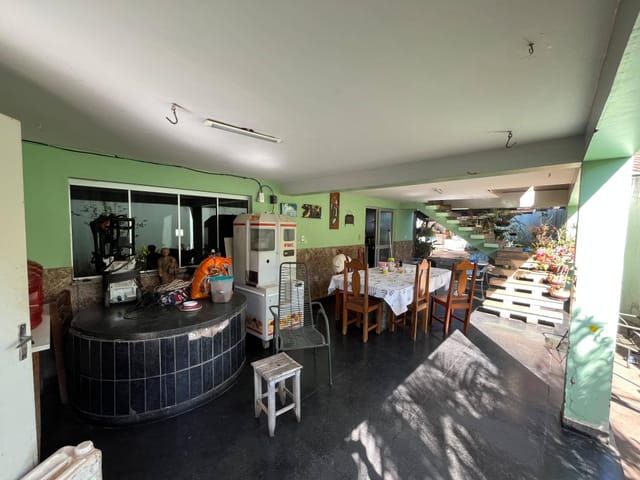 Sobrado com 937m² 6 quartos e 2 banheiros, à venda, no bairro Setor Jaó em Goiânia