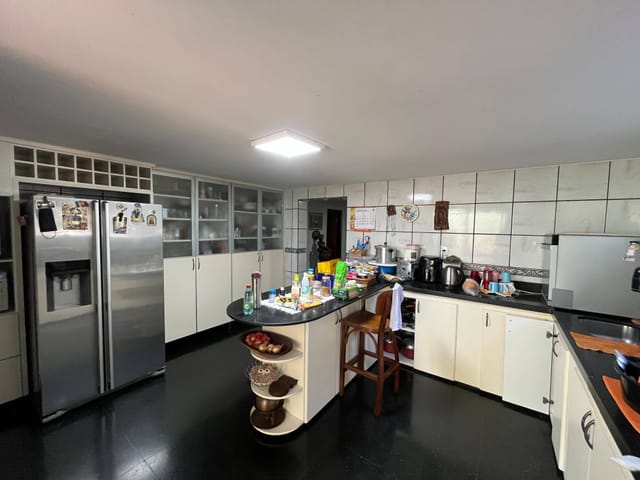 Sobrado com 937m² 6 quartos e 2 banheiros, à venda, no bairro Setor Jaó em Goiânia