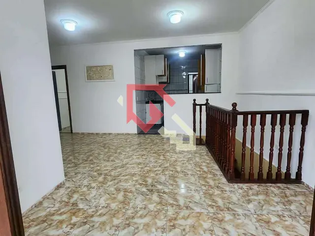 Sobrado com 100m² 2 quartos e 2 banheiros, para alugar, no bairro Jardim Zaira em Mauá