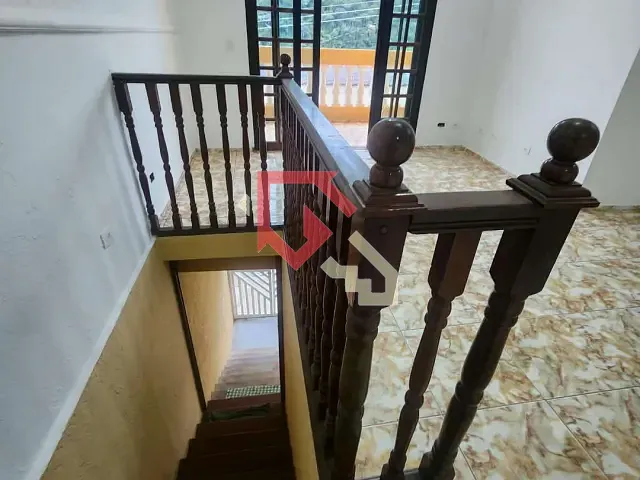 Sobrado com 100m² 2 quartos e 2 banheiros, para alugar, no bairro Jardim Zaira em Mauá
