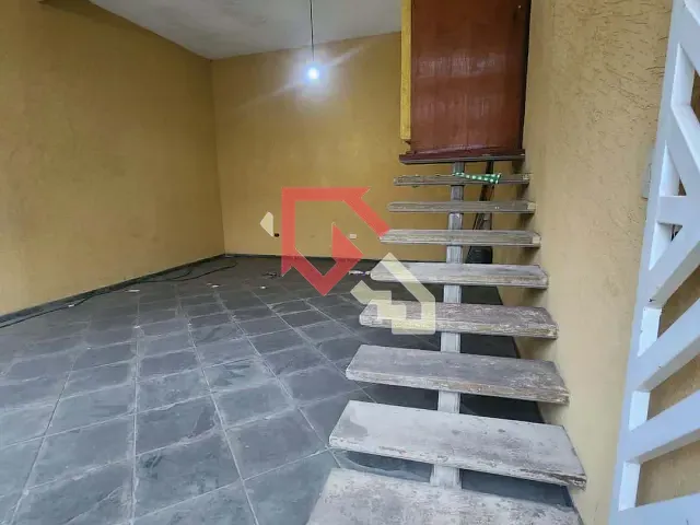 Sobrado com 100m² 2 quartos e 2 banheiros, para alugar, no bairro Jardim Zaira em Mauá