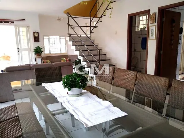 Sobrado com 270m² 3 quartos e 5 banheiros, à venda, no bairro Parque dos Bandeirantes em Ribeirão Preto