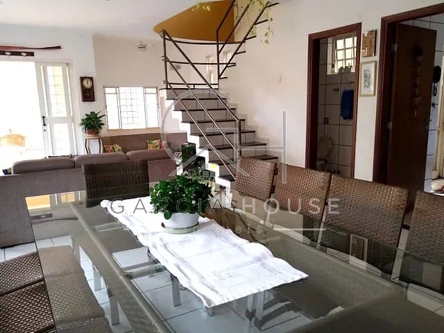 Sobrado com 270m² 3 quartos e 5 banheiros, à venda, no bairro Parque dos Bandeirantes em Ribeirão Preto