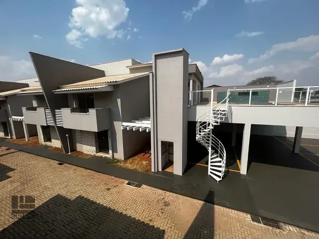 Sobrado com 140m² 3 quartos e 3 banheiros, à venda, no bairro Santo Antônio em Goiânia