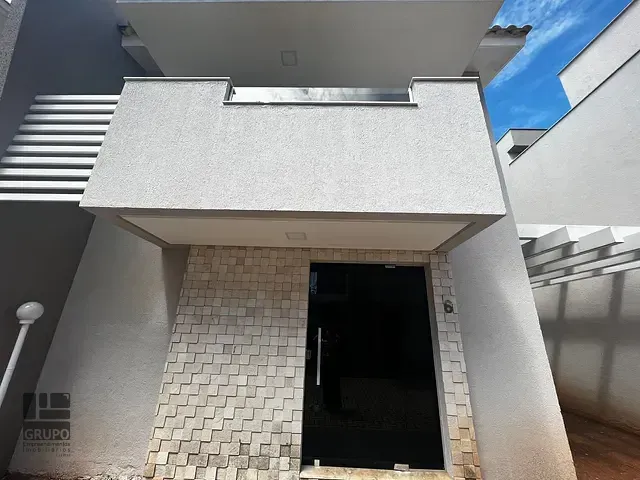 Sobrado com 140m² 3 quartos e 3 banheiros, à venda, no bairro Santo Antônio em Goiânia