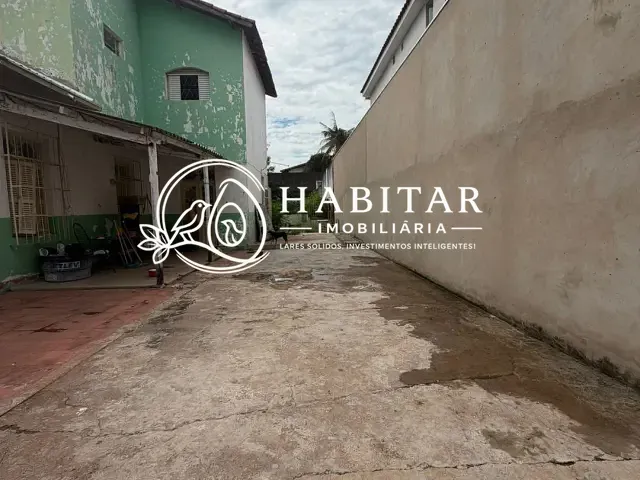 Sobrado 3 quartos e 2 banheiros, à venda, no bairro Centro em Corumbá