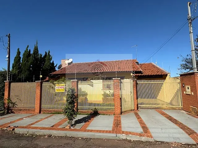 Sobrado com 350m² 3 quartos e 3 banheiros, à venda, no bairro Jardim Roland em Rolândia
