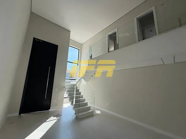 Sobrado com 360m² 4 quartos e 5 banheiros, à venda, no bairro Residencial Green Park em Taubaté