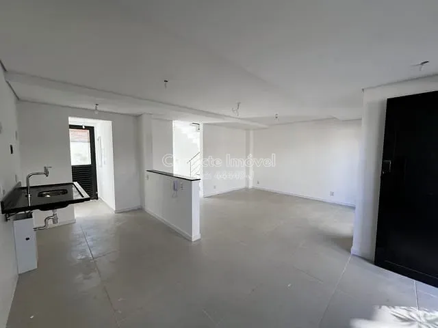 Sobrado 3 quartos e 3 banheiros, à venda, no bairro Centro em Holambra