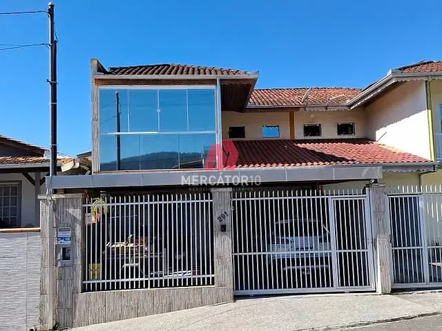 Sobrado 3 quartos e 3 banheiros, à venda, no bairro Passo Manso em Blumenau