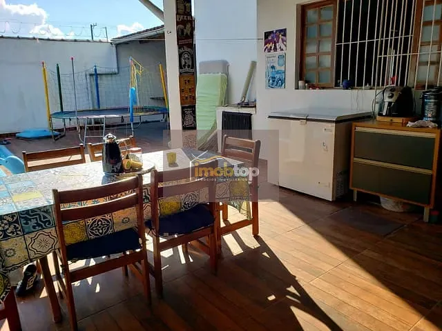 Sobrado com 281m² 4 quartos e 4 banheiros, à venda, no bairro Jardim do Sol em Caraguatatuba