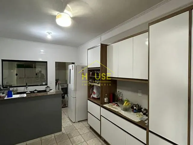 Sobrado com 200m² 3 quartos e 1 banheiro, à venda, no bairro Parque Residencial Santa Amélia em Votuporanga