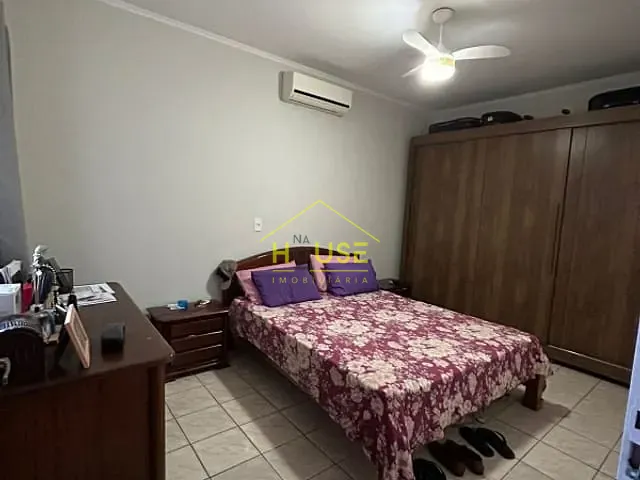 Sobrado com 200m² 3 quartos e 1 banheiro, à venda, no bairro Parque Residencial Santa Amélia em Votuporanga
