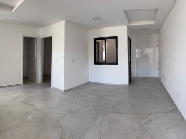 Sobrado 3 quartos e 3 banheiros, à venda, no bairro Pereque em Porto Belo