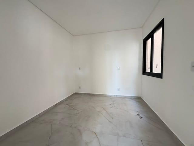 Sobrado 3 quartos e 3 banheiros, à venda, no bairro Pereque em Porto Belo