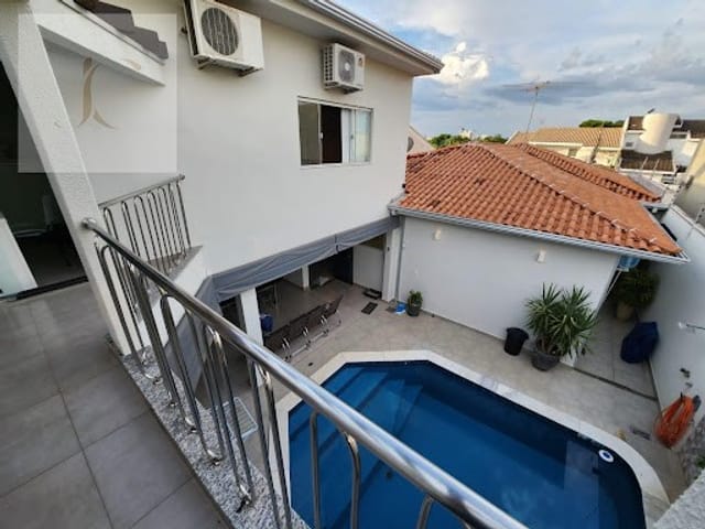 Sobrado com 360m² 4 quartos e 5 banheiros, à venda, no bairro SHANGRILA em Cuiabá